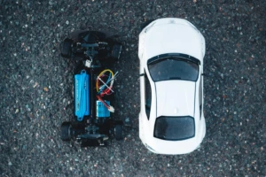 Technologija, paversianti vidaus degimo variklius automobiliuose tik nostalgija: kuo ypatingos kietojo elektrolito baterijos?